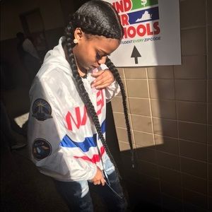 Meet your Posher, Maniya